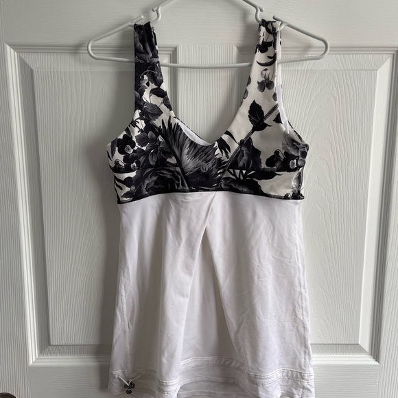 Lululemon Tame Me Tank top - Picture 3 of 6